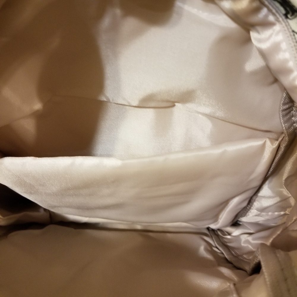 Backpack - Picture 3 of 4